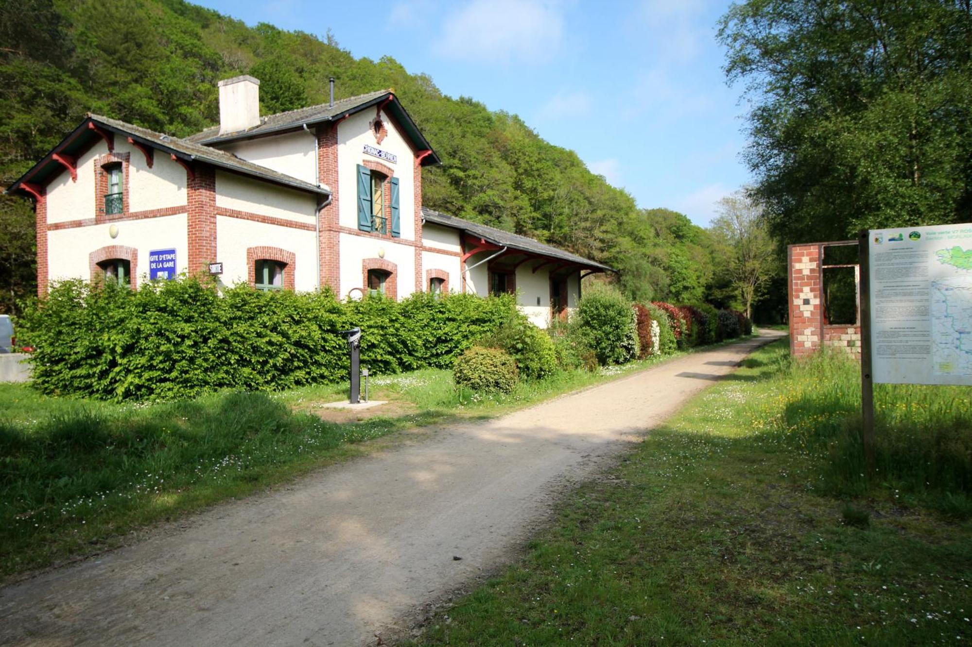 Ostal Scrignac - Gite D'Etape De La Gare Exterior photo